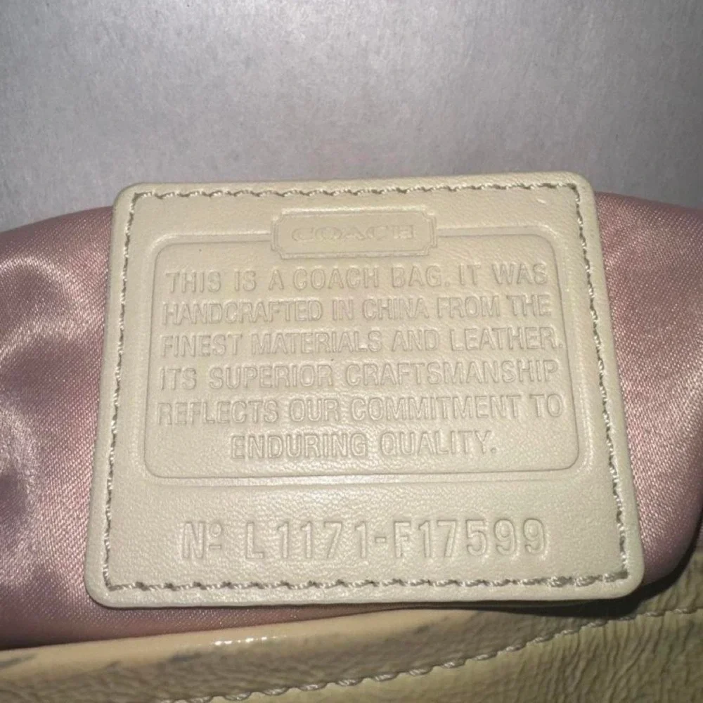 authentic vintage Coach Ashley Signature Hippie Shoulder Bag.